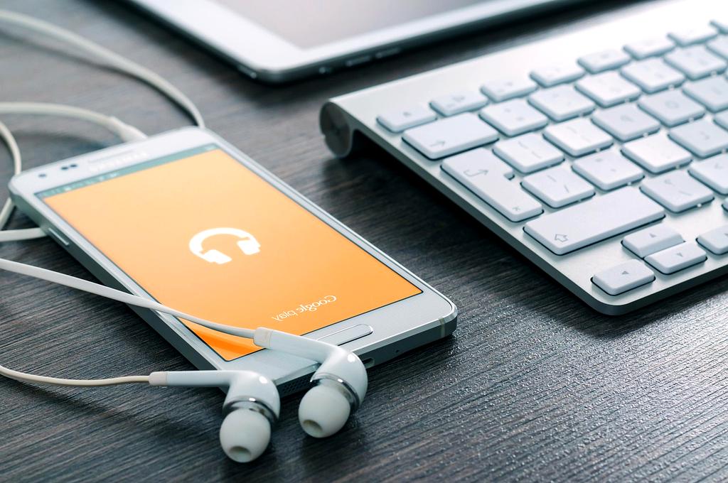 Futuristic mobile device consultation interface